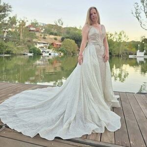 Pnina Tornai Elegant Sparkling Wedding Dress with Train, detachable Overskirt